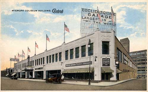 The Euclid Square Garage proclaimed itself to be the “Largest in the World” on this 1920s postcard. Euclid Square Garage (Wigmore Coliseum Building), Cleveland, Ohio. Courtesy the Walter Leedy Postcard Collection, Special Collections, Cleveland State University Library.
