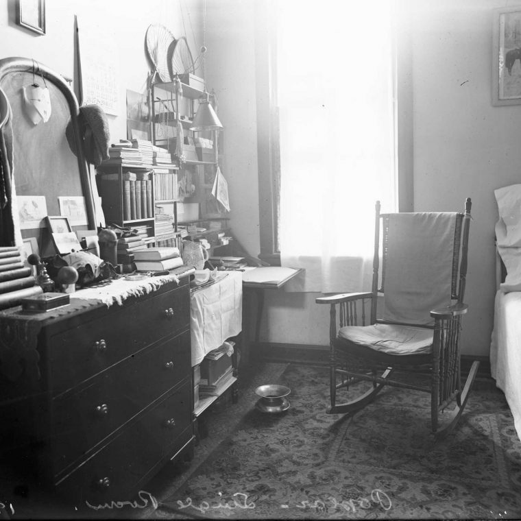 Patient Room, Poplar Ward, the Center Building. Photograph, 1905. Decoration in the Center Building rooms varied widely in the 19th century depending on the severity and type of illness, as well as a patient’s wealth. Courtesy National Archives and Records Administration. 