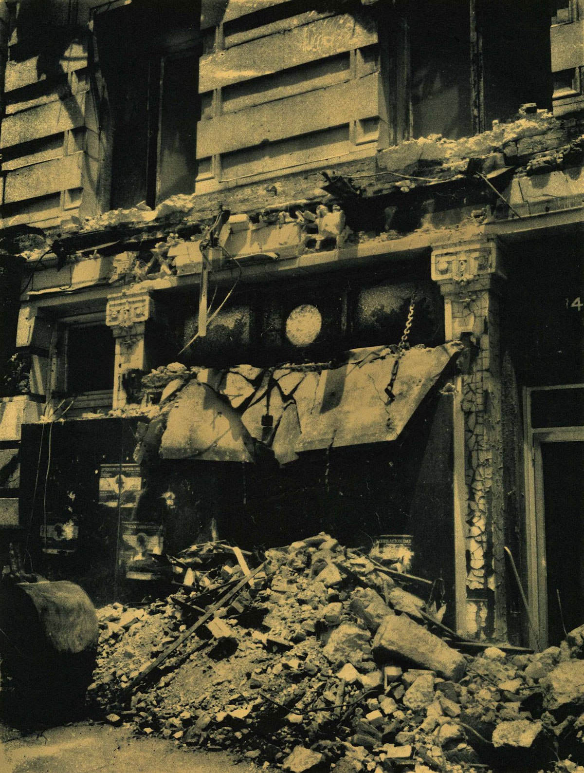 Demolition of the Occidental Hotel, 1411 Pennsylvania Avenue, N.W.; c. 1979. © Chris Earnshaw