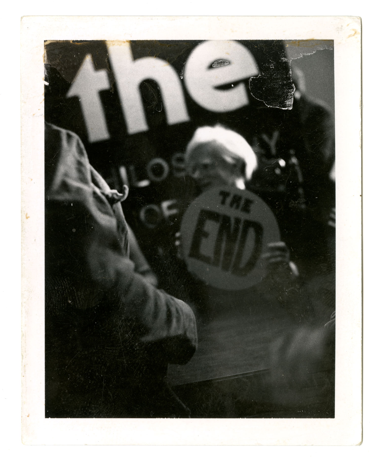 Andy Warhol booksigning, 1025 F Street N.W.; October 8, 1975. © Chris Earnshaw