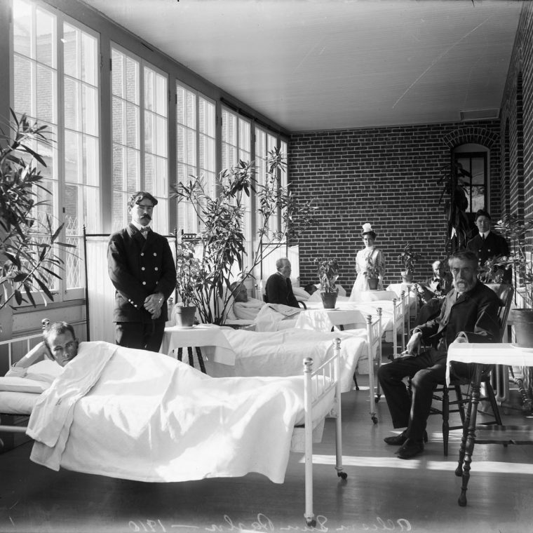 The porches of the 1890s Allison Buildings were later enclosed to provide more space for patient beds. Courtesy of the National Archives and Records Administration, 1910 